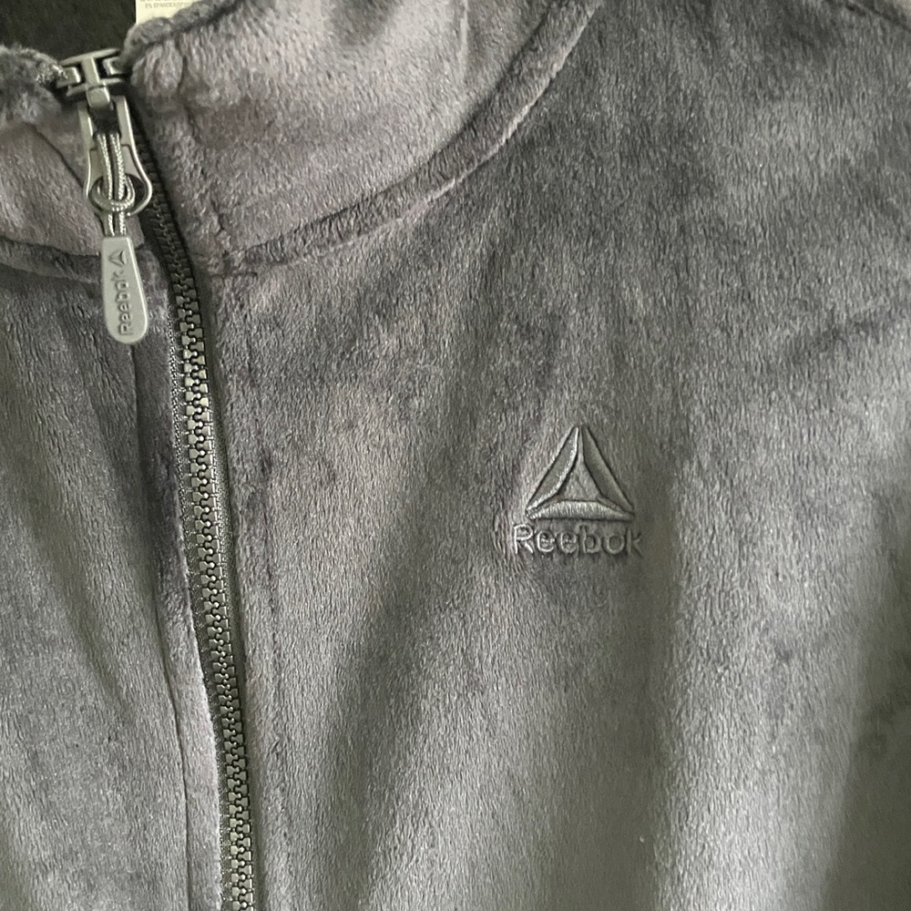 NWT Reebok velour oversized full zip jacket sweatshirt size medium soft - Picture 4 of 8